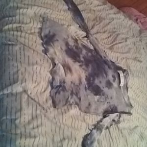 Tie died shirt long slev cut shoulder very pretty